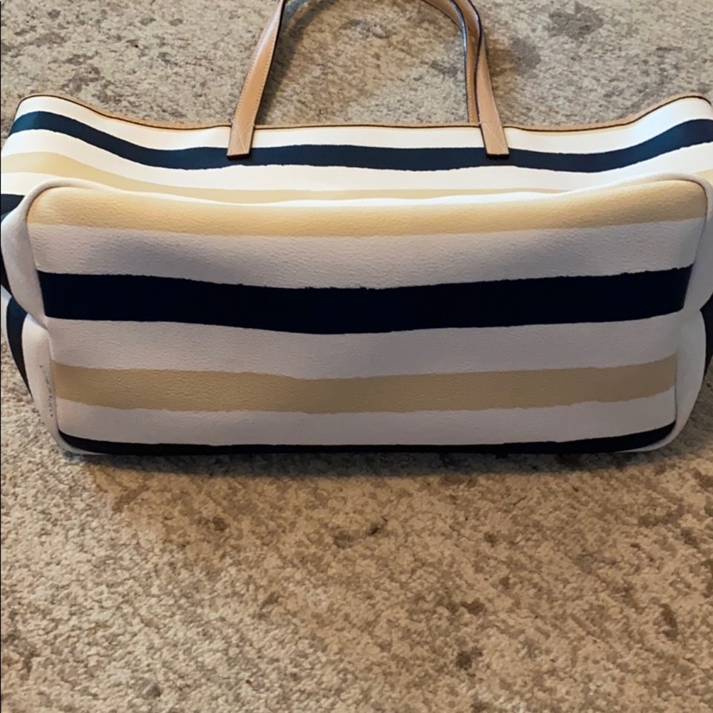 Kate Spade Bondi Road Medium Harmony Purse - Picture 3 of 9